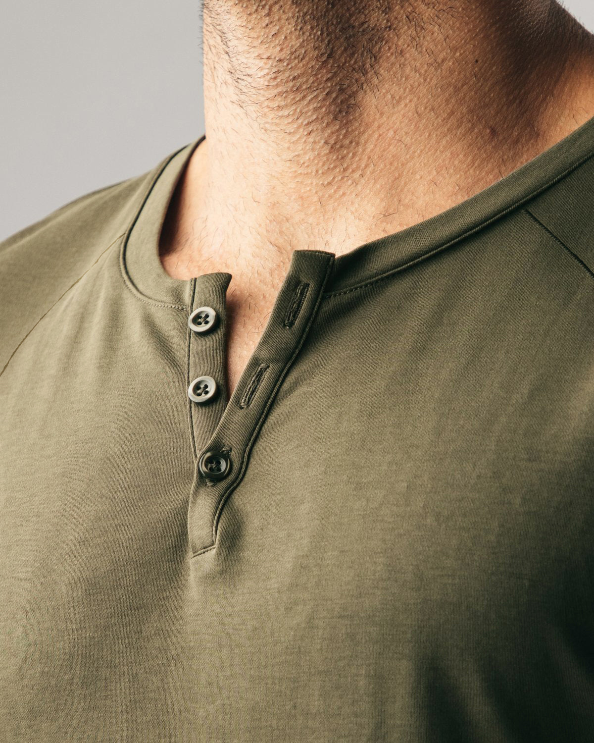 Cotton T-shirt short sleeves with 3 bottons in front